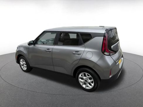 Used 2025 Kia Soul LX w/ LX Technology Package image 15