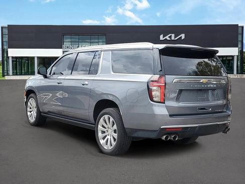 Used 2021 Chevrolet Suburban Premier image 3