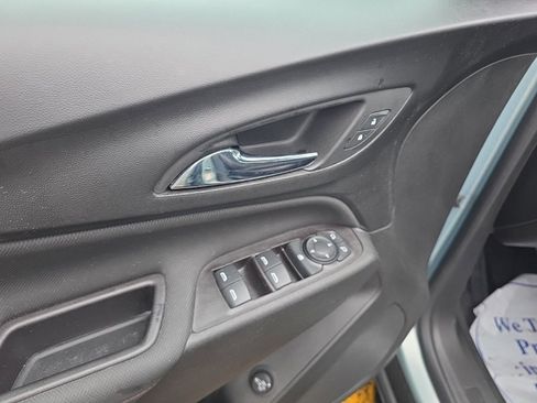 Used 2022 Chevrolet Equinox RS w/ LPO, Floor Liner Package image 15