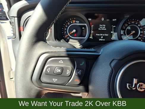 Used 2025 Jeep Gladiator Rubicon w/ Convenience Group image 17