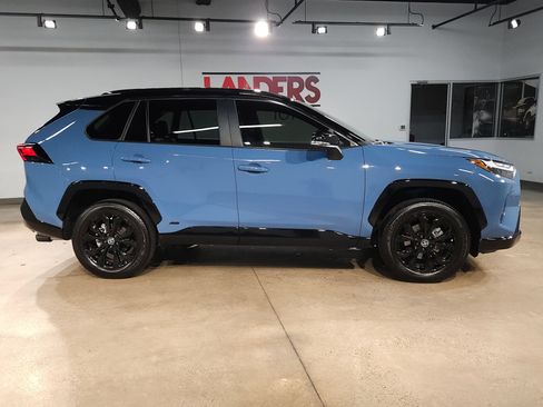 Used 2024 Toyota RAV4 XSE w/ Advanced Technology Package AWD/4WD image 8