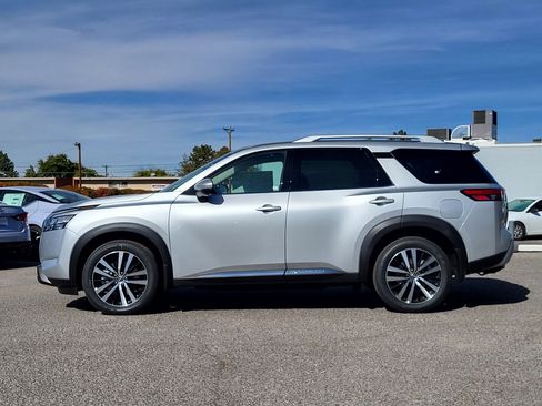 New 2025 Nissan Pathfinder Platinum w/ Lighting Package (N92) image 2