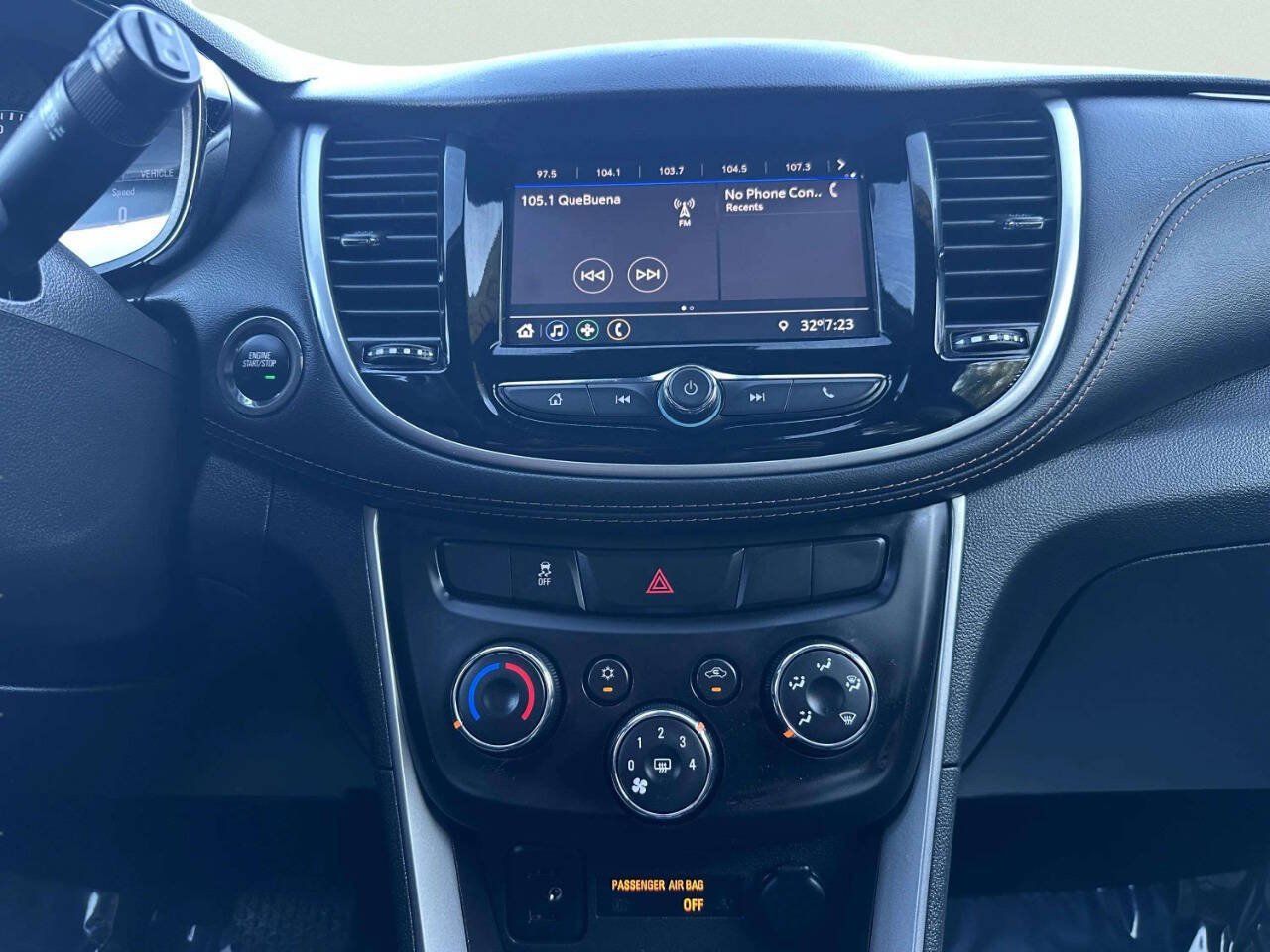 Used 2022 Chevrolet Trax LT w/ LT Convenience Package AWD/4WD image 24