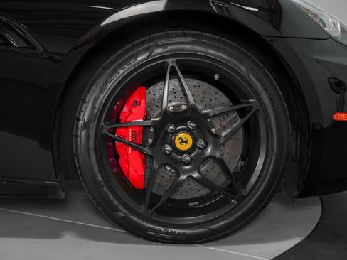 Used 2010 Ferrari California RWD image 28