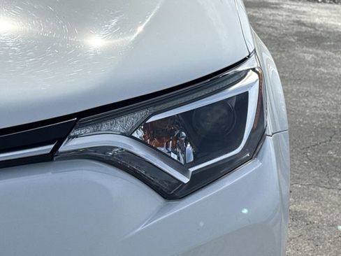 Used 2017 Toyota RAV4 LE image 14
