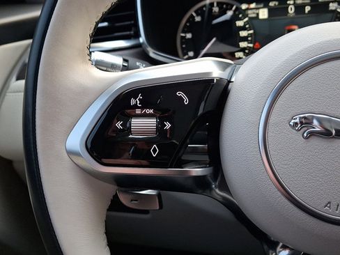 Used 2022 Jaguar F-PACE S image 23