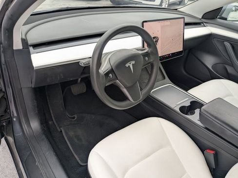 Used 2022 Tesla Model 3 Long Range AWD/4WD image 9