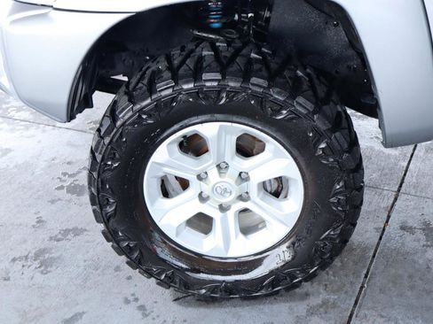 Used 2015 Toyota Tacoma PreRunner w/ TRD Off-Road Package RWD image 42