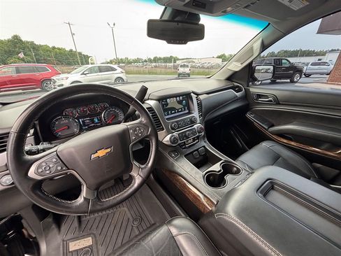 Used 2019 Chevrolet Suburban LT AWD/4WD image 12