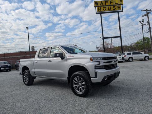 Used 2019 Chevrolet Silverado 1500 RST image 3