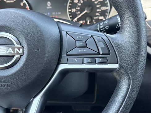 Used 2024 Nissan Altima 2.5 SV FWD image 14