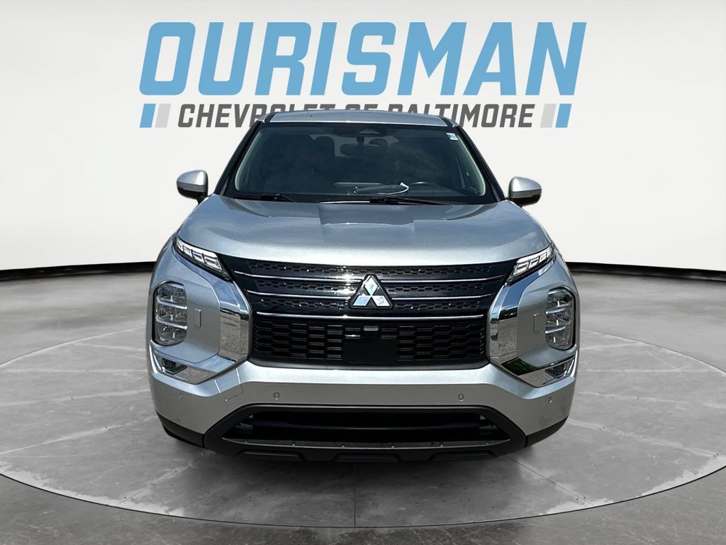 Used 2024 Mitsubishi Outlander SE Black Edition FWD image 9