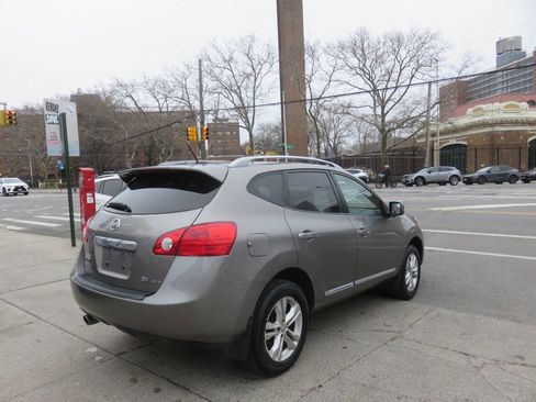 Used 2012 Nissan Rogue SV w/ Premium Pkg image 4