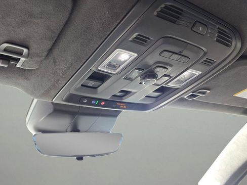 Certified 2022 Cadillac Escalade Sport Platinum w/ LPO, ONYX Package image 17