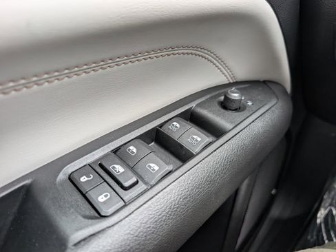 Used 2022 Jeep Compass Limited image 32