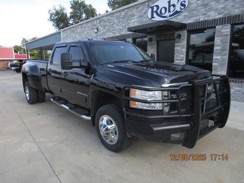 Used 2008 Chevrolet Silverado 3500 LT AWD/4WD image 2