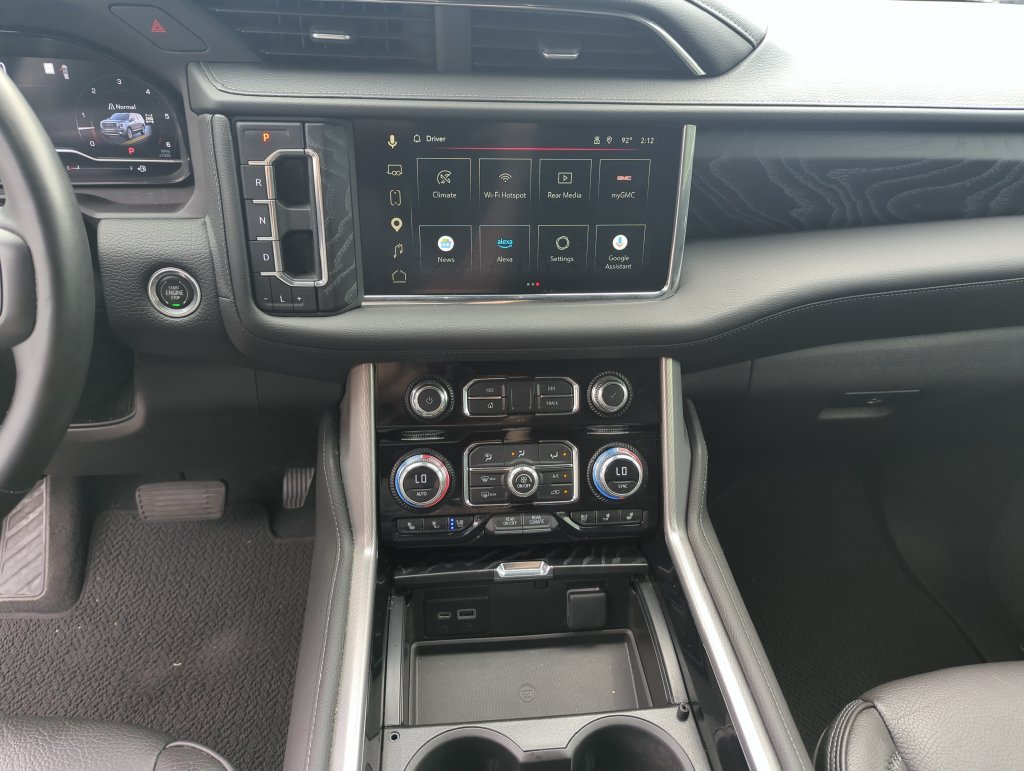 Used 2023 GMC Yukon XL Denali AWD/4WD image 23