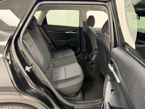 Used 2025 Kia Seltos LX AWD/4WD image 14