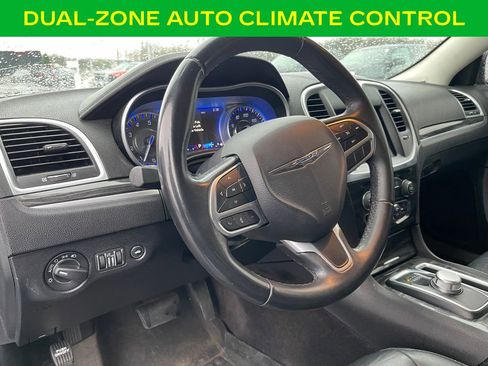Used 2017 Chrysler 300 Limited image 17