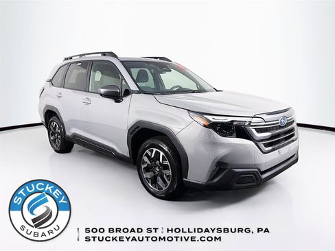 Used 2025 Subaru Forester Premium w/ Convenience Package #1 AWD/4WD image 1