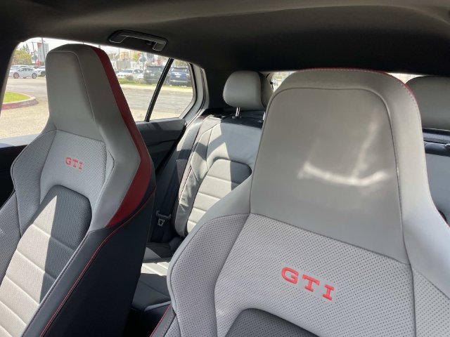 New 2026 Volkswagen GTI SE FWD image 21