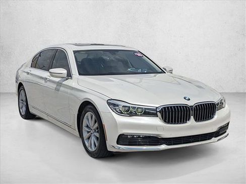 Used 2018 BMW 740i 740i image 3