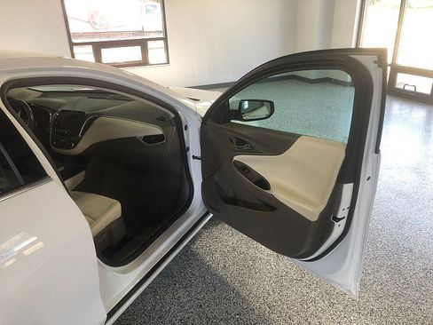 Used 2020 Chevrolet Malibu LT w/ Leather Package FWD image 20