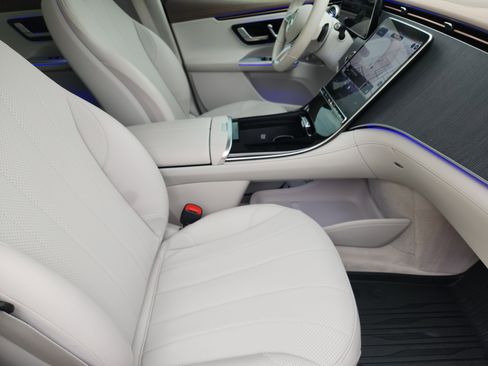 Used 2023 Mercedes-Benz EQE 350+ SUV image 13