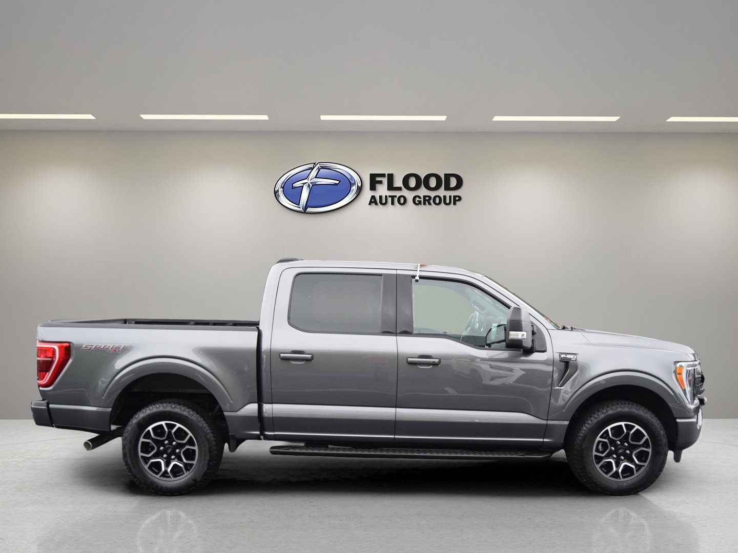 Used 2022 Ford F150 XLT w/ Equipment Group 302A High AWD/4WD image 3