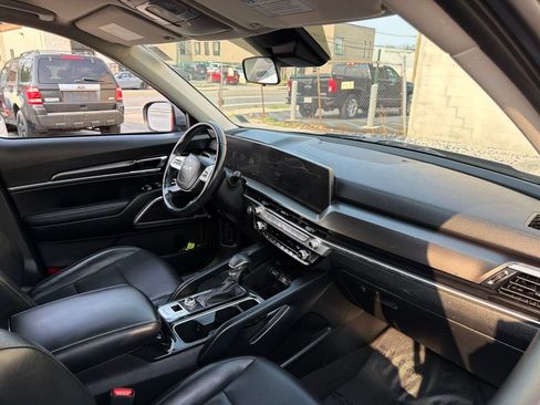 Used 2024 Kia Telluride LX AWD/4WD image 10
