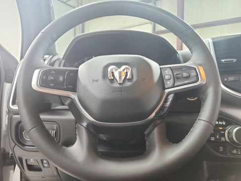 Used 2025 RAM 1500 Big Horn AWD/4WD image 23