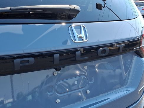 Used 2023 Honda Pilot Touring image 30