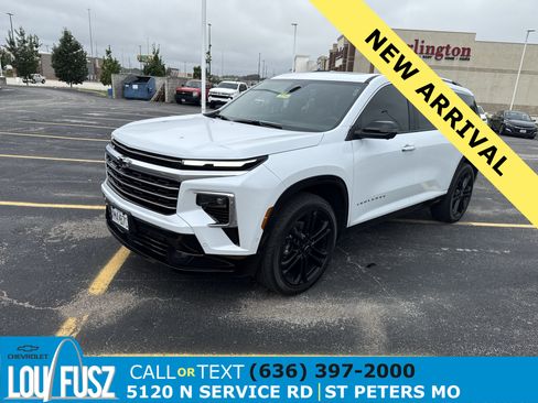 Used 2026 Chevrolet Traverse High Country w/ LPO, Floor Liner Package FWD image 1