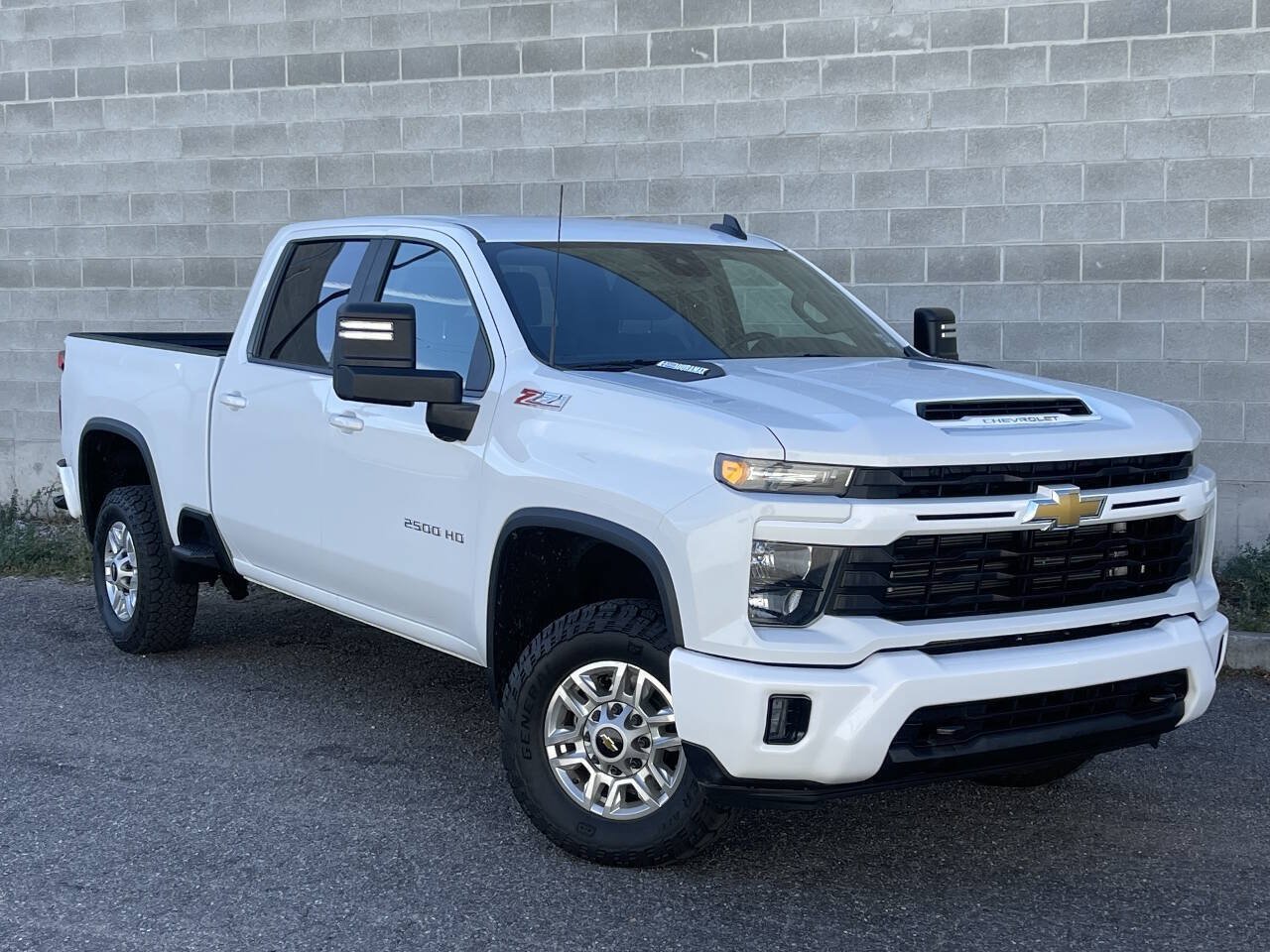 Used 2024 Chevrolet Silverado 2500 LT w/ Convenience Package AWD/4WD image 1