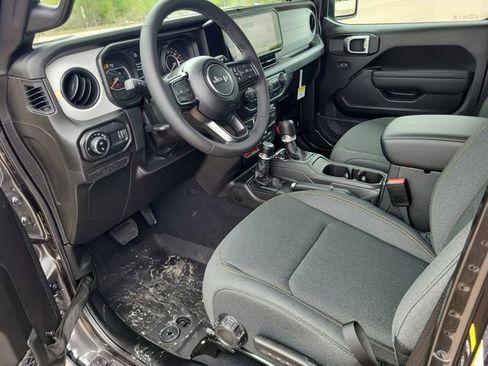 New 2026 Jeep Gladiator Sport AWD/4WD image 13