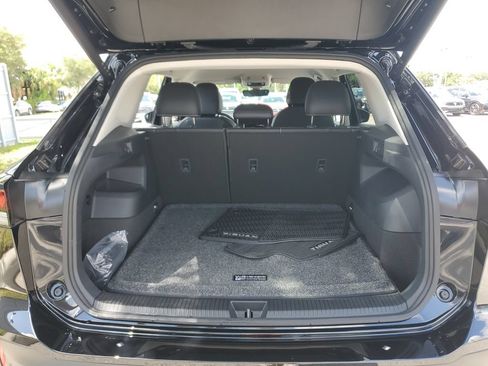 Certified 2026 Volkswagen Tiguan SE FWD image 16