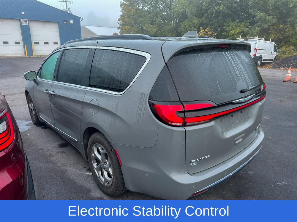 Used 2022 Chrysler Pacifica Limited FWD image 5