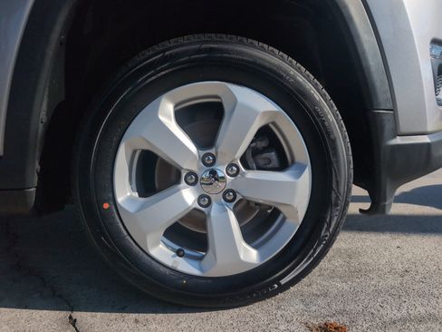 Used 2019 Jeep Compass Latitude w/ Popular Equipment Group image 13