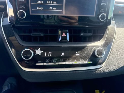 Used 2020 Toyota Corolla LE FWD image 24