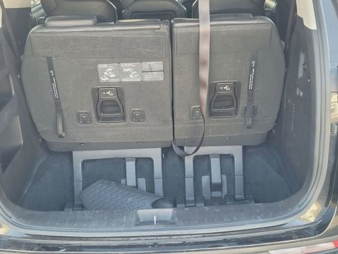 Used 2022 Kia Carnival LX image 16