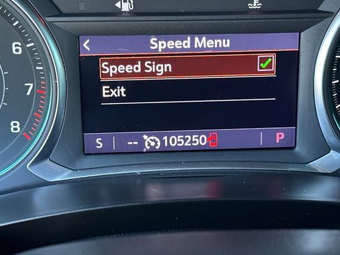 Used 2021 Chevrolet Traverse Premier image 37