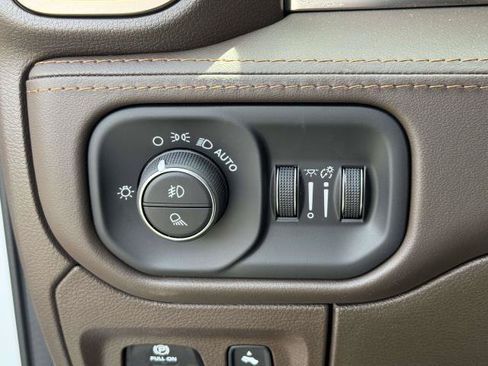 New 2026 RAM 1500 Limited AWD/4WD image 15