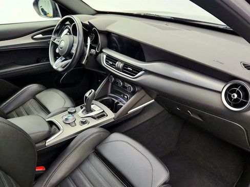 Used 2023 Alfa Romeo Stelvio Veloce image 24