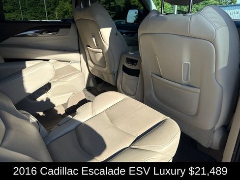 Used 2016 Cadillac Escalade ESV Luxury RWD image 23