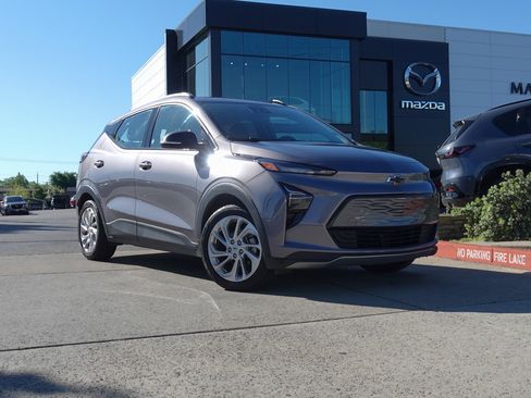 Used 2023 Chevrolet Bolt EUV LT image 1