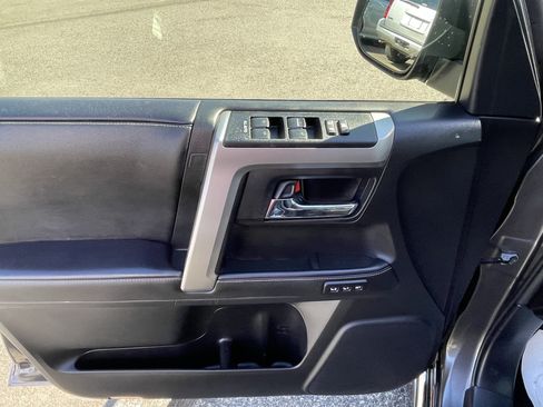 Certified 2022 Toyota 4Runner Limited AWD/4WD image 15
