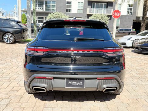 Used 2022 Porsche Macan AWD/4WD image 11