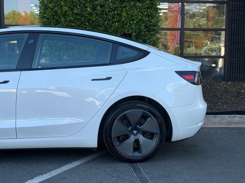 Used 2021 Tesla Model 3 Standard Range Plus RWD image 11