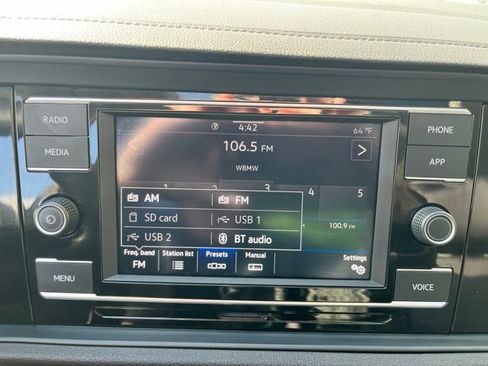 Used 2023 Volkswagen Jetta SE FWD image 28