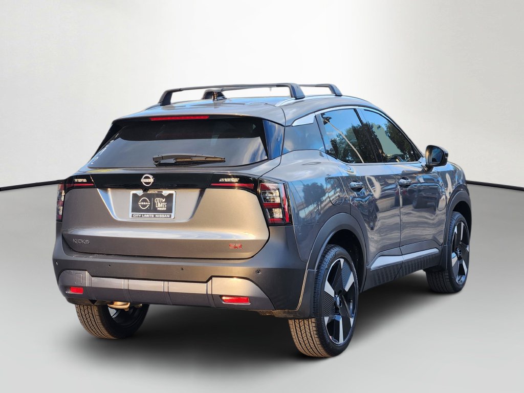 Used 2026 Nissan Kicks SR w/ SR Premium Package FWD image 7